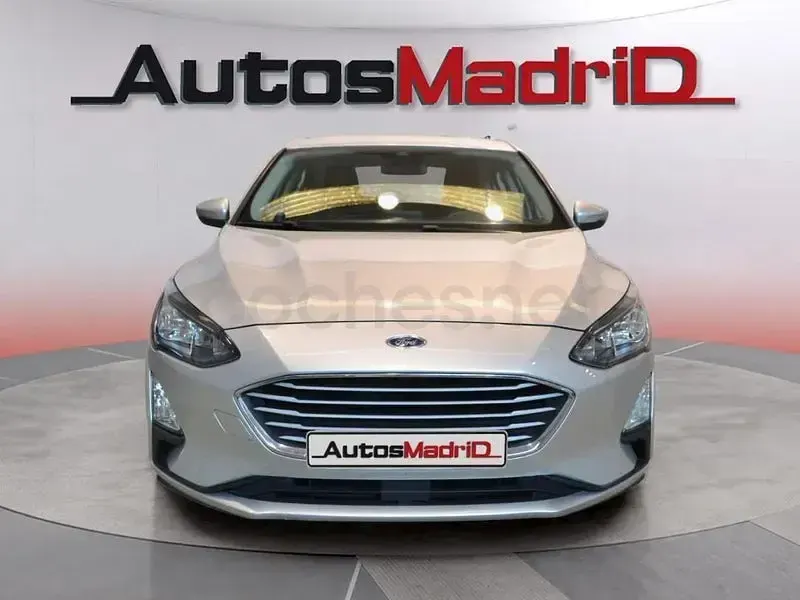 Usado Ford Focus Trend 125 CV (91 kW) 2021 Gris / plata Berlina