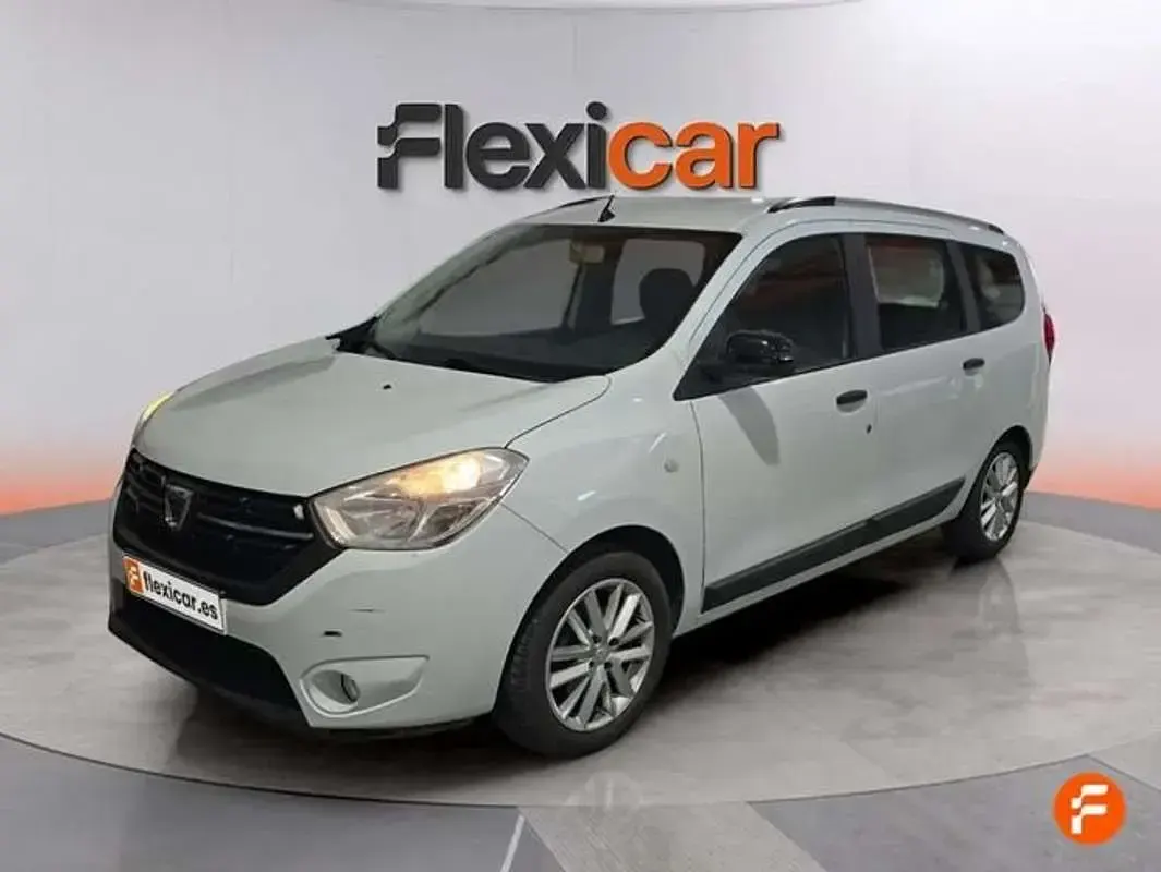 Usado Dacia Lodgy Comfort 116 CV (85 kW) 2022 Blanco Monovolumen