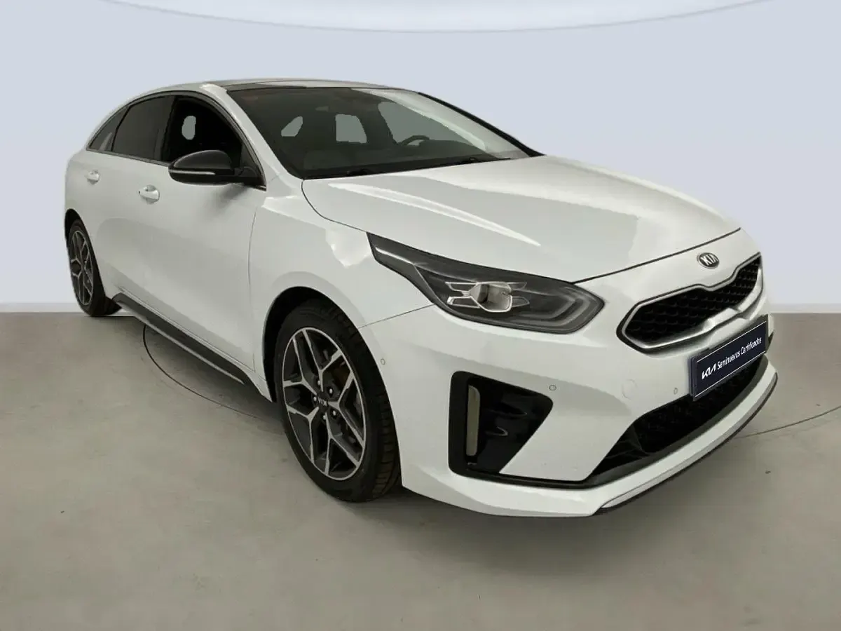 Usado Kia ProCeed GT-Line 140 CV (102 kW) 2019 Blanco Familiar