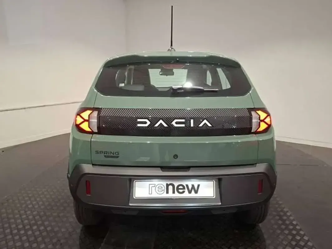Usado Dacia Spring Expression 33 kW (45 CV) 2025 Verde Utilitario