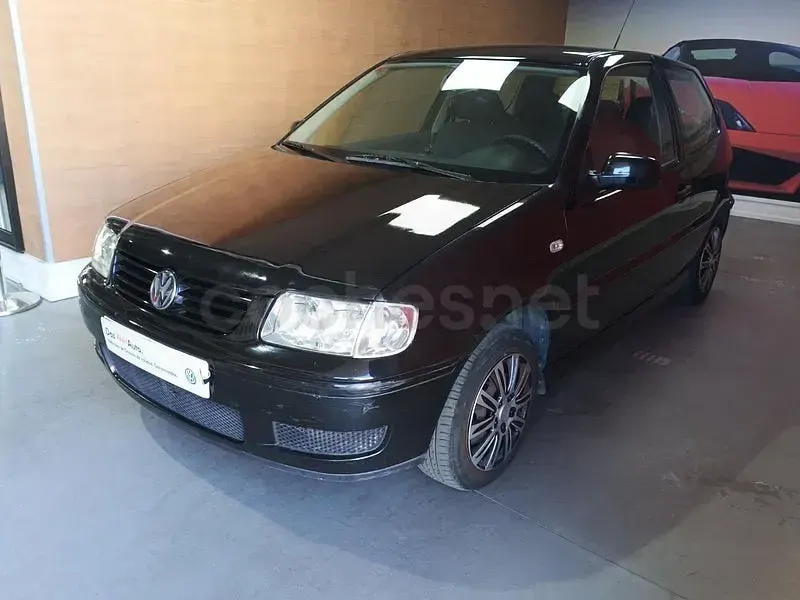 Usado VW Polo Trendline 75 CV (55 kW) 2001 Negro Berlina