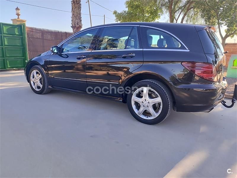 Usado Mercedes R320 224 CV (164 kW) 2006 Negro Monovolumen