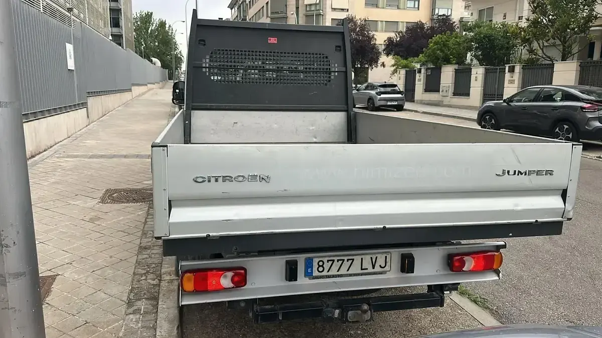 Usado Citroën Jumper 140 CV (102 kW) 2021 Blanco Monovolumen