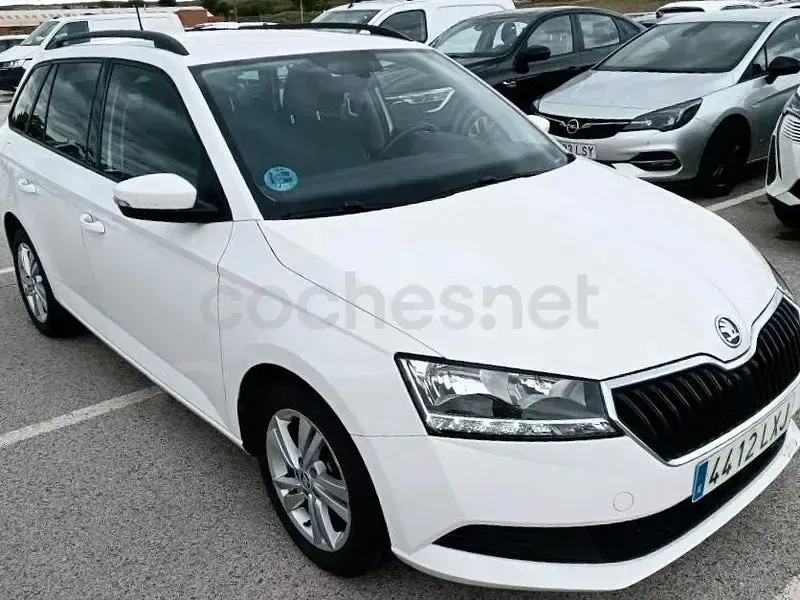 Usado Skoda Fabia Ambition 95 CV (69 kW) 2022 Blanco Utilitario
