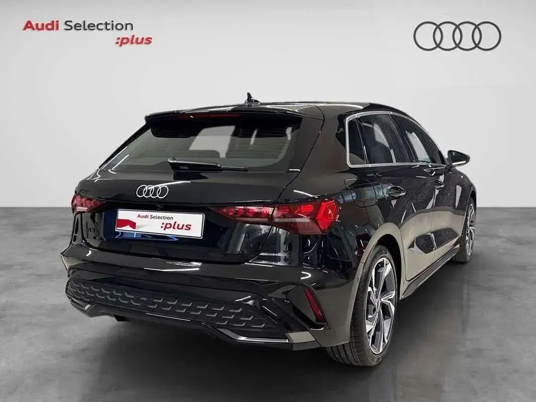 Usado Audi A3 Sportback S-Line 150 CV (110 kW) 2026 Negro Utilitario