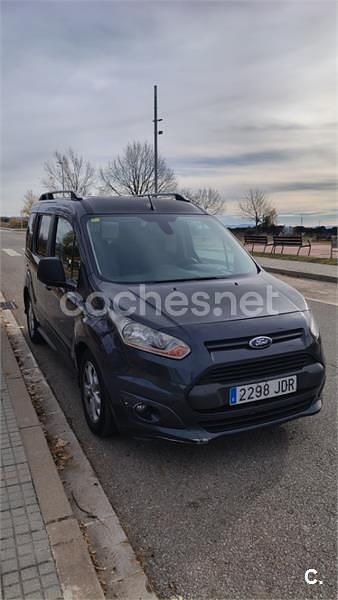 Usado Ford Tourneo Trend 95 CV (69 kW) 2014 Gris / plata Monovolumen