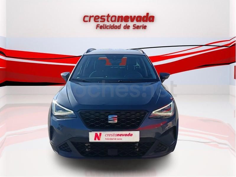 Usado Seat Arona Style 110 CV (80 kW) 2023 Gris / plata SUV