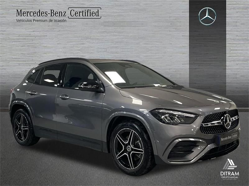 Usado Mercedes GLA200 150 CV (110 kW) 2025 Gris SUV