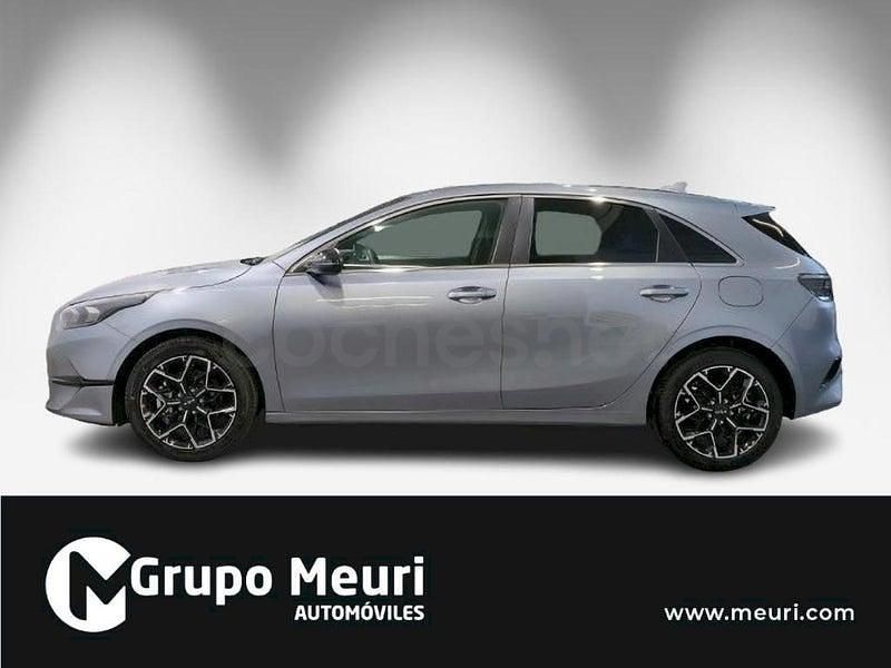 Nuevo Kia Ceed Style 100 CV (73 kW) 2025 Gris / plata Utilitario