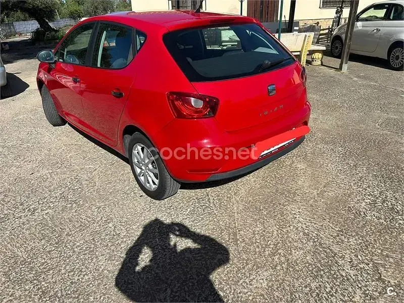 Usado Seat Ibiza Style 90 CV (66 kW) 2012 Rojo Berlina