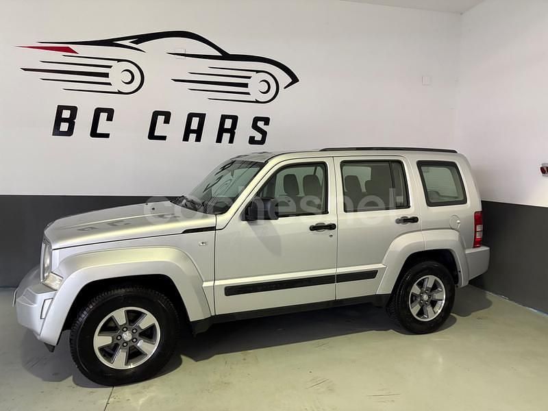 Usado Jeep Cherokee Sport 177 CV (130 kW) 2011 Gris / plata SUV
