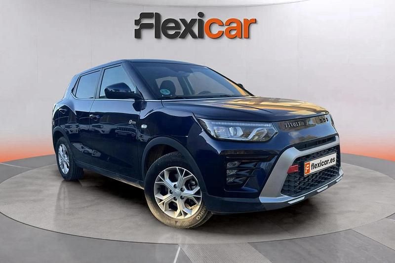 Azul Usado 2024 Ssangyong (KGM) Tivoli SUV | 18.990 € - Imagen 1/4