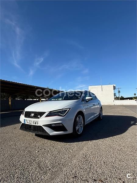 Usado Seat Leon FR 130 CV (95 kW) 2019 Blanco Berlina