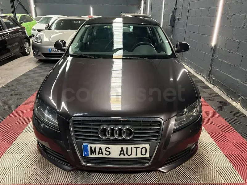 Usado Audi A3 Attraction 105 CV (77 kW) 2009 Gris / plata Utilitario