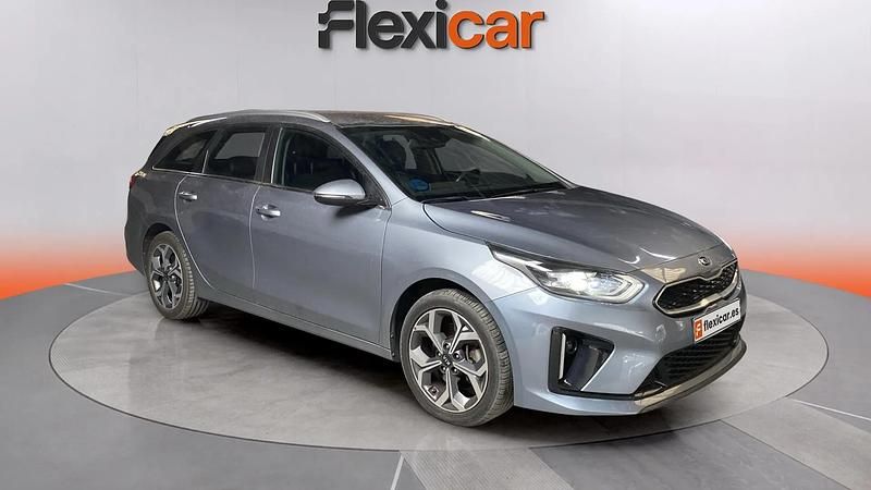 Usado Kia Ceed 141 CV (103 kW) 2022 Gris Utilitario