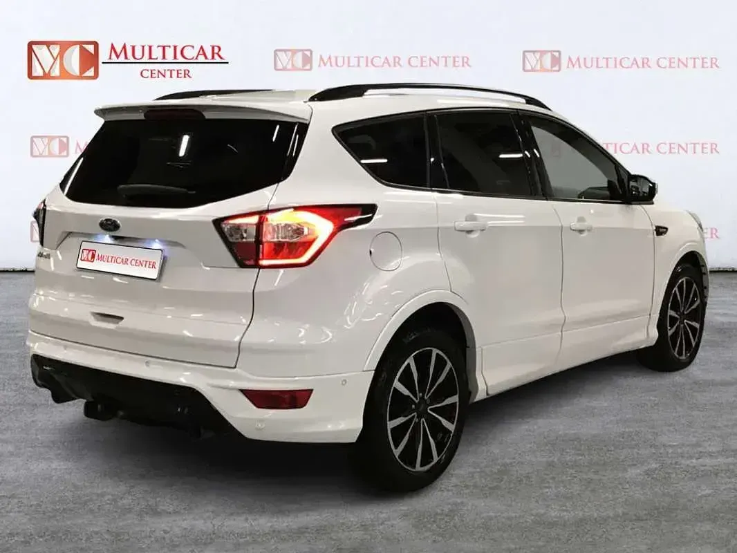 Usado Ford Kuga ST-Line 120 CV (88 kW) 2019 Blanco SUV