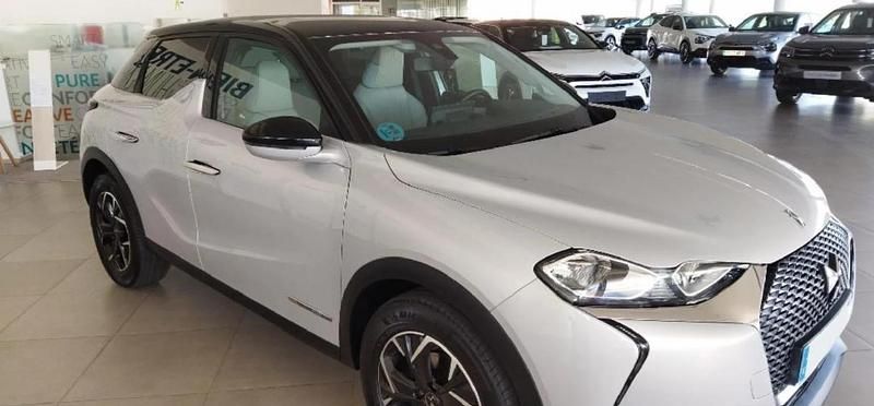 Pintura chrystal pearl Usado 2020 DS Automobiles DS3 Crossback Connected Chic SUV | 18.460 € (Caro) - Imagen 1/4