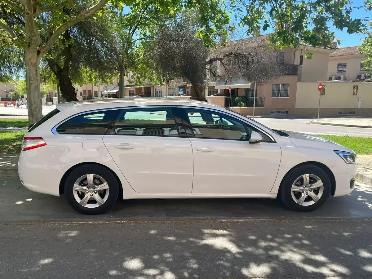 Usado Peugeot 508 SW Active 120 CV (88 kW) 2018 Blanco Familiar