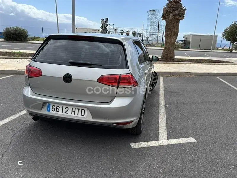 Usado VW Golf VII Edition 105 CV (77 kW) 2014 Gris / plata Berlina