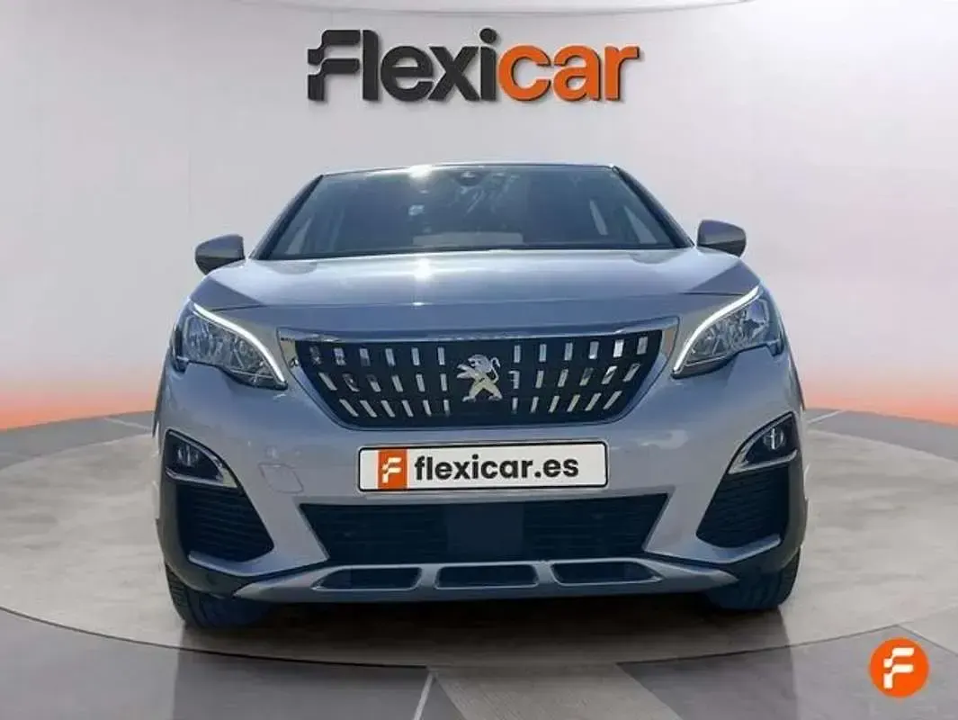 Usado Peugeot 3008 Allure 131 CV (96 kW) 2019 Blanco SUV