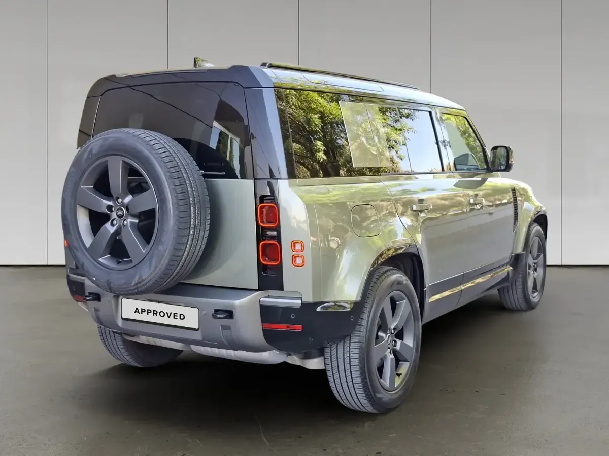 Usado Land Rover Defender HSE 249 CV (183 kW) 2025 Pangea green SUV