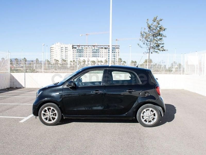 Usado Smart ForFour Passion 90 CV (66 kW) 2016 Negro Utilitario
