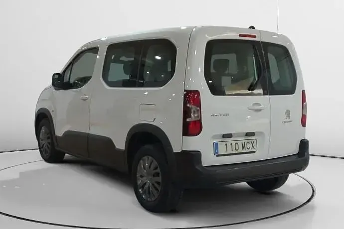 Usado Peugeot Rifter Active 102 CV (75 kW) 2022 Monovolumen