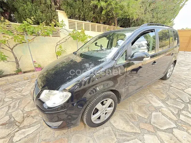Usado VW Touran 140 CV (102 kW) 2009 Negro Monovolumen