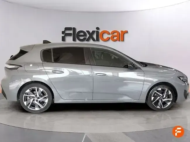 Usado Peugeot 308 Allure 130 CV (95 kW) 2024 Gris / plata Berlina
