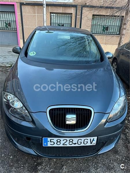 Usado Seat Altea Reference 105 CV (77 kW) 2008 Gris / plata Monovolumen