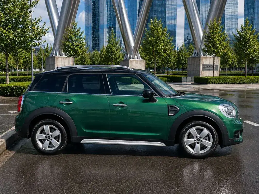 Usado Mini Countryman 136 CV (100 kW) 2020 Verde SUV