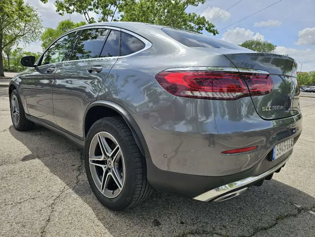 Usado Mercedes GLC300e 321 CV (236 kW) 2020 Gris SUV