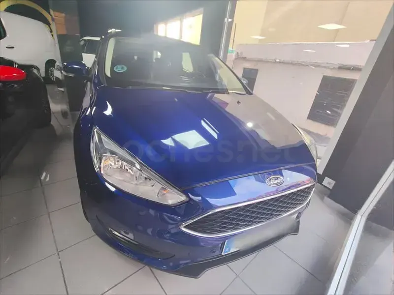 Usado Ford Focus 125 CV (91 kW) 2017 Azul Berlina