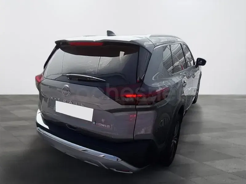 Usado Nissan X-Trail Tekna 204 CV (150 kW) 2024 Gris / plata SUV