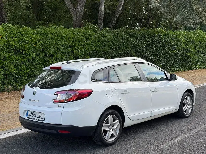 Usado Renault Mégane GrandTour Business 110 CV (80 kW) 2015 Blanco Familiar