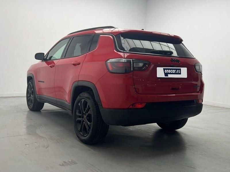 Usado Jeep Compass Night Eagle 130 CV (95 kW) 2022 Rojo SUV