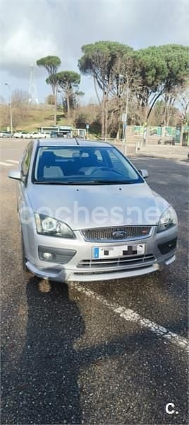 Usado Ford Focus Sport 145 CV (106 kW) 2005 Gris / plata Berlina
