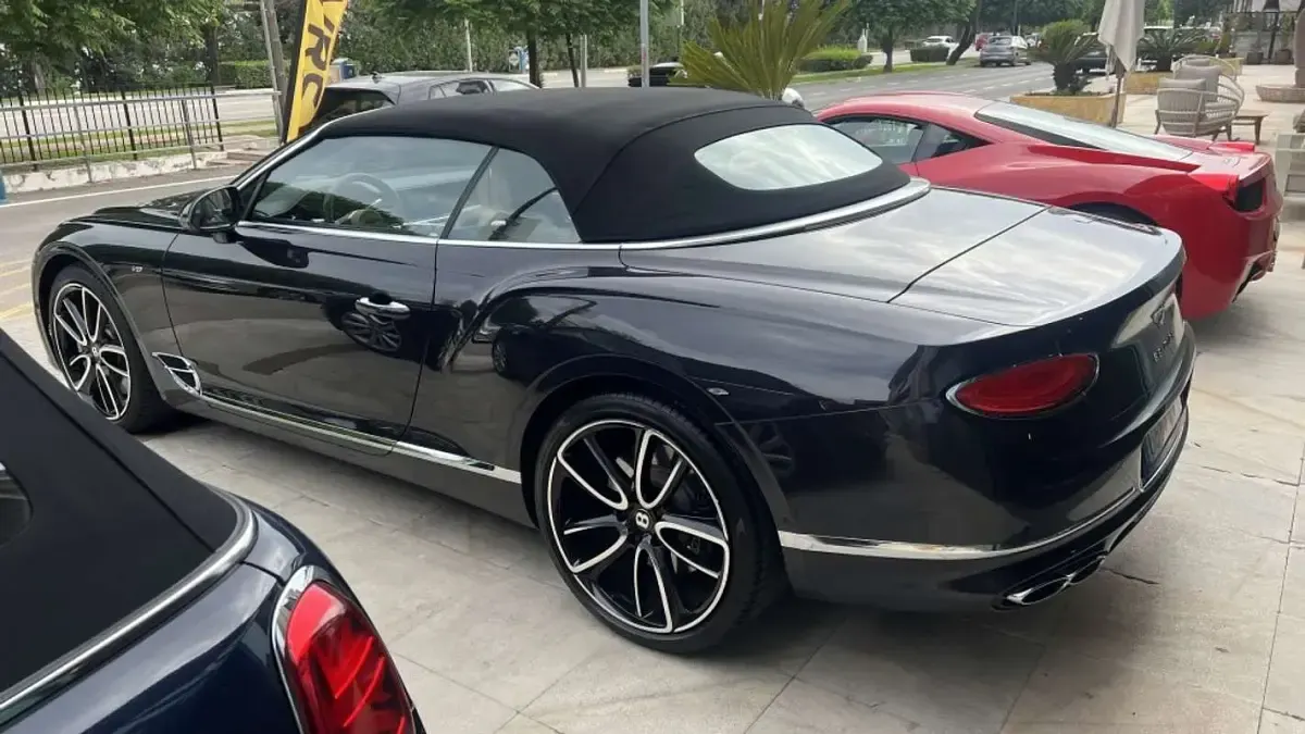 Usado Bentley Continental GT Convertible 549 CV (403 kW) 2020 Gris Descapotable