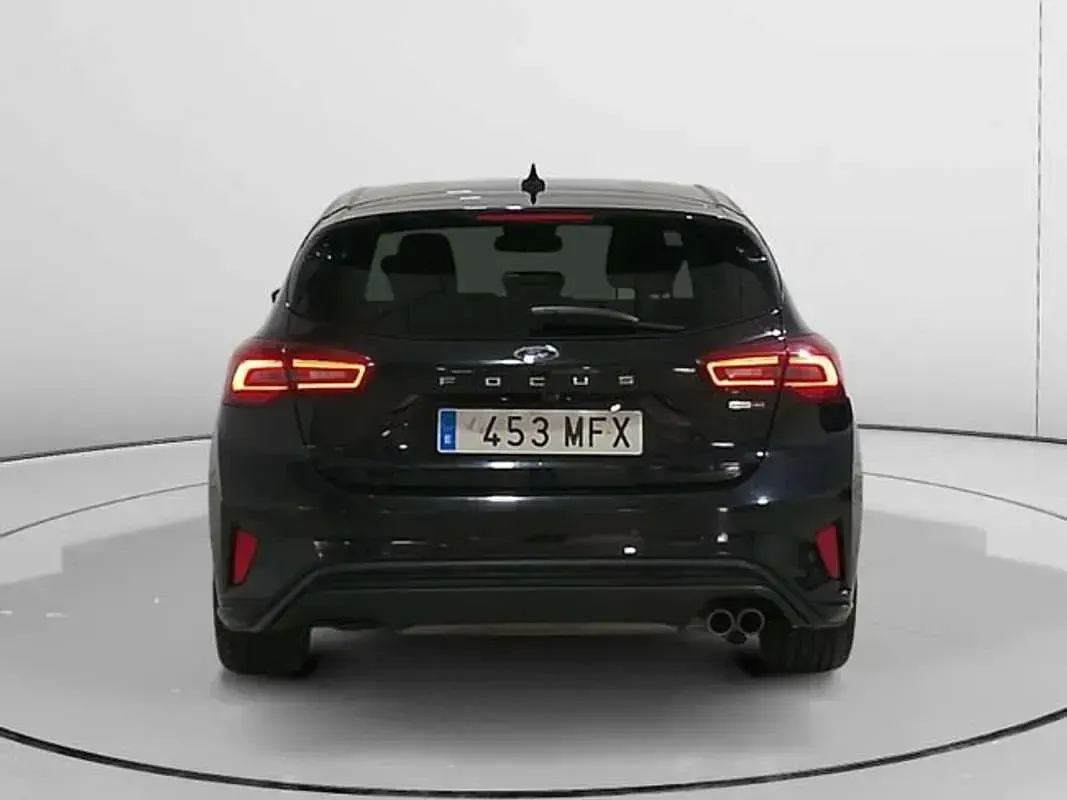 Usado Ford Focus ST-Line 155 CV (114 kW) 2023 Negro Utilitario