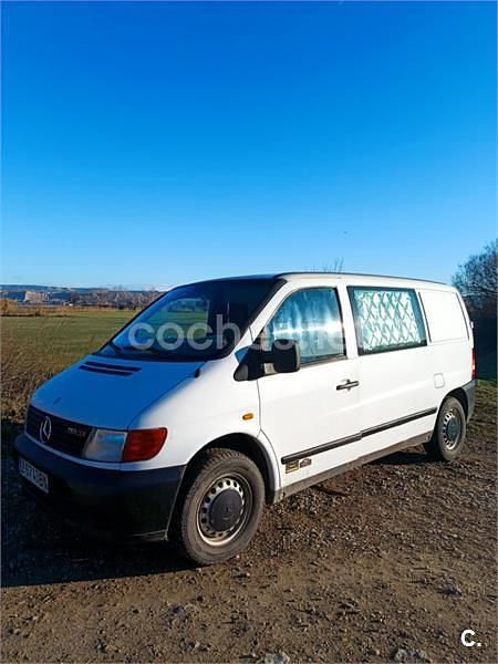Blanco Usado 1999 Mercedes V220 Monovolumen | 5200 € - Imagen 1/4