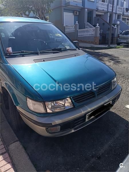 Usado Mitsubishi Space Runner 122 CV (89 kW) 1995 Verde Monovolumen