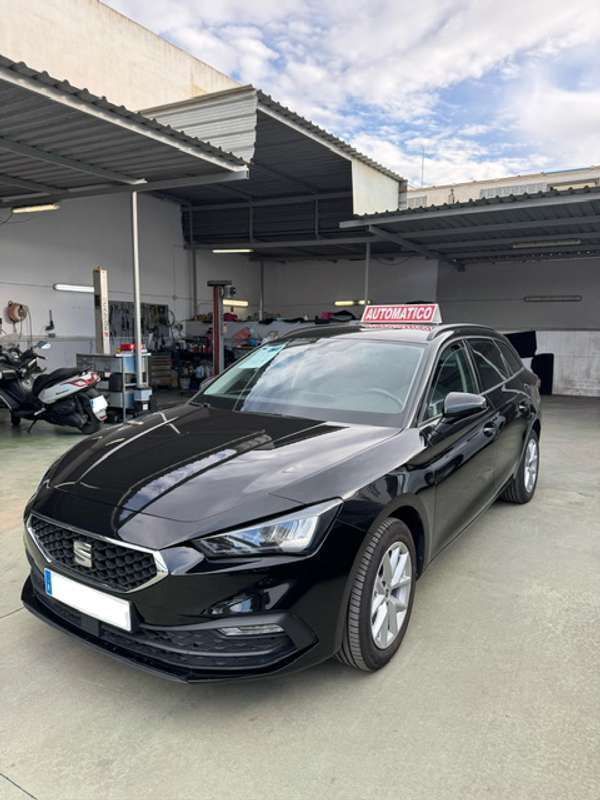 Usado Seat Leon ST Style 150 CV (110 kW) 2020 Negro Familiar
