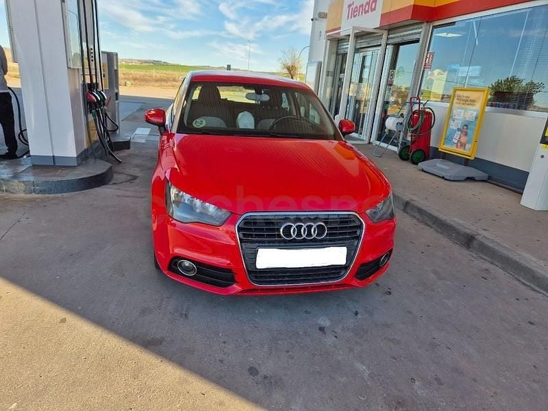 Usado Audi A1 Attraction 105 CV (77 kW) 2011 Rojo Utilitario