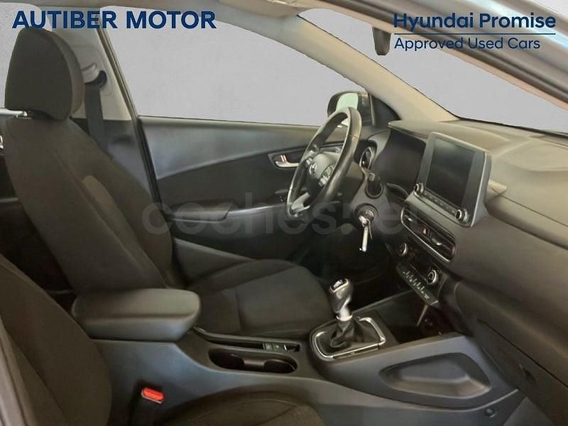 Usado Hyundai Kona 120 CV (88 kW) 2021 Gris / plata SUV