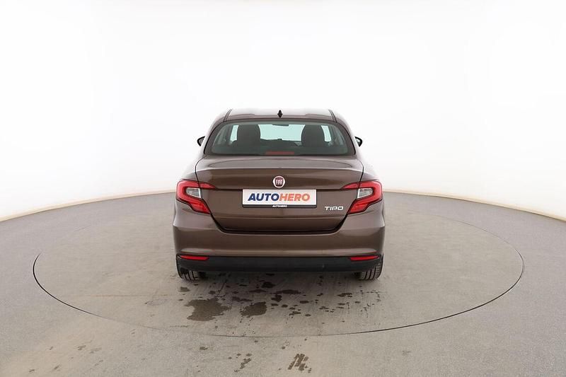 Usado Fiat Tipo Easy 95 HP (69 kW) 2016 Castanho Sedan