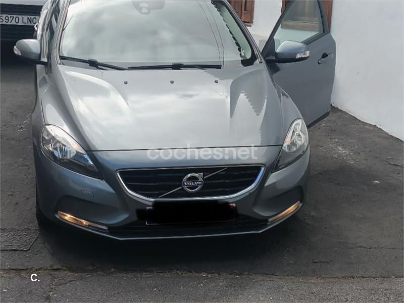 Usado Volvo V40 Momentum 115 CV (84 kW) 2015 Gris / plata Berlina