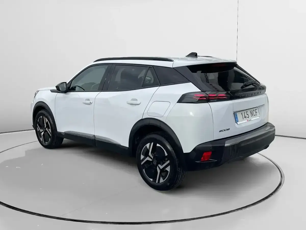 Usado Peugeot 2008 Allure 101 CV (74 kW) 2025 Blanco SUV
