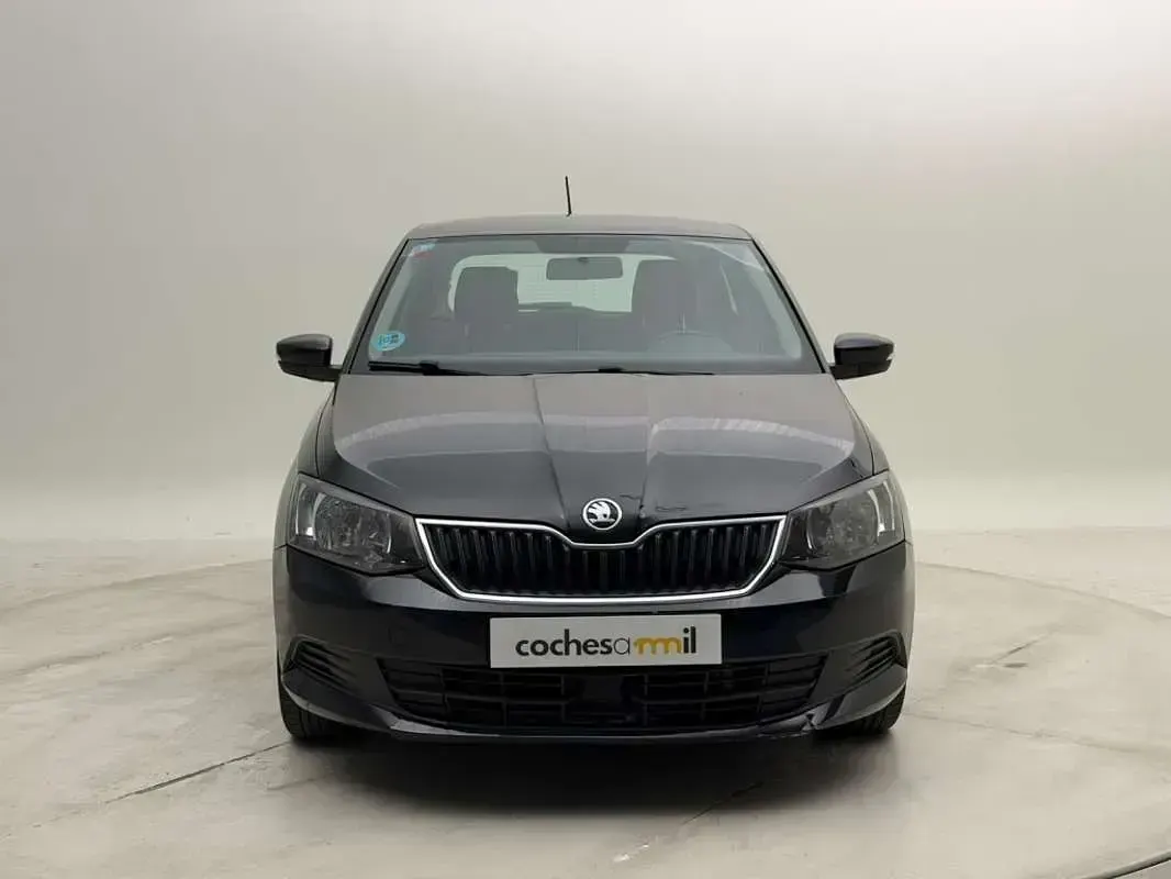 Usado Skoda Fabia Ambition 60 CV (44 kW) 2015 Negro Berlina