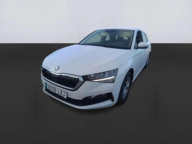Usado Skoda Scala Ambition 95 CV (69 kW) 2022 Blanco Utilitario