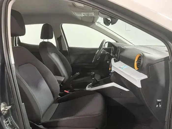 Usado Seat Arona Style 115 CV (84 kW) 2024 Gris SUV